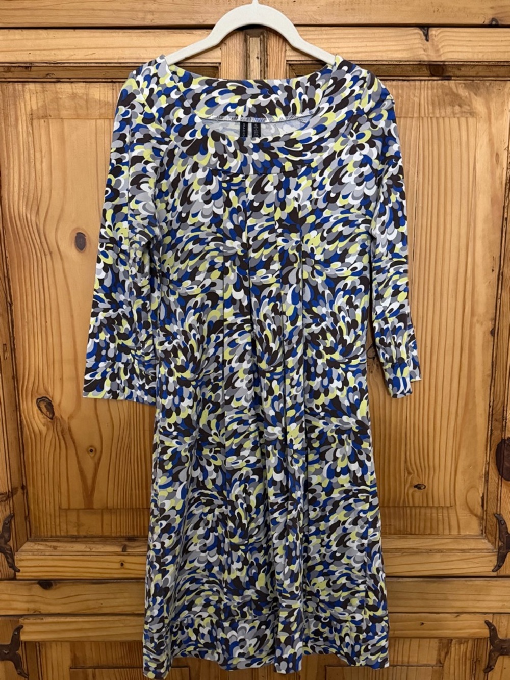 Madison Blue Multi-Color Long-Sleeve Scoop Neck Dress